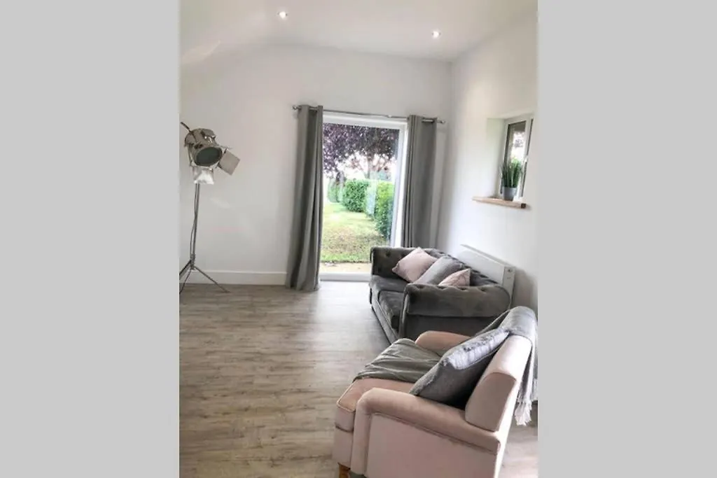 Boundary Stable Villa Pickering Vakantiehuis